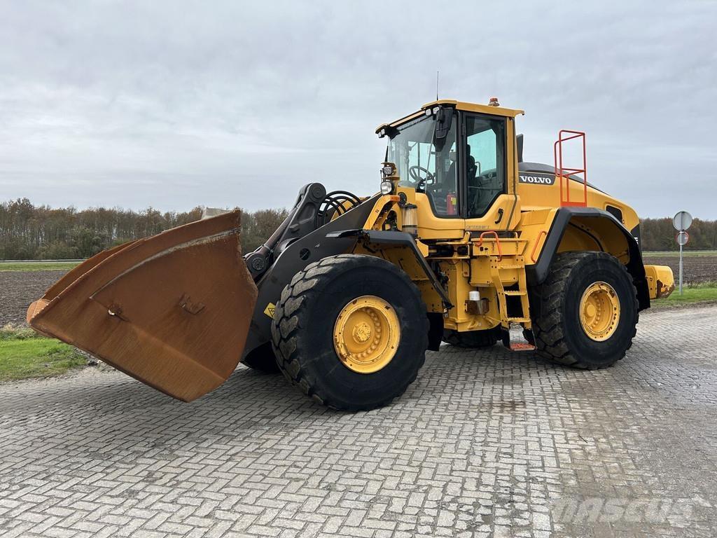 Volvo L150H Pale gommate