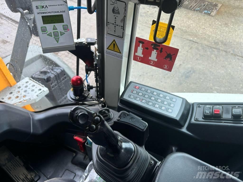 Liebherr L546 Pale gommate