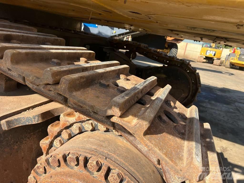 CAT 390 D Escavatori cingolati