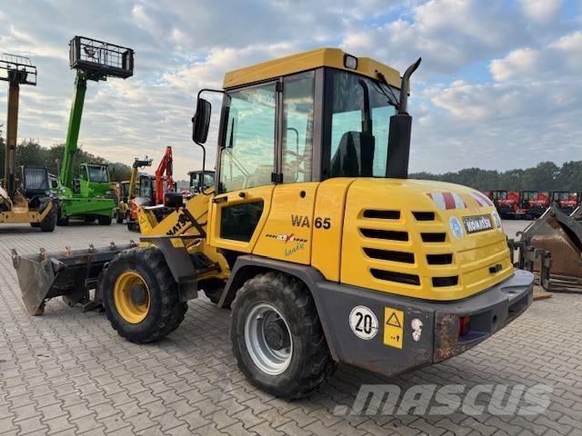 Komatsu WA 65-3 Pale gommate
