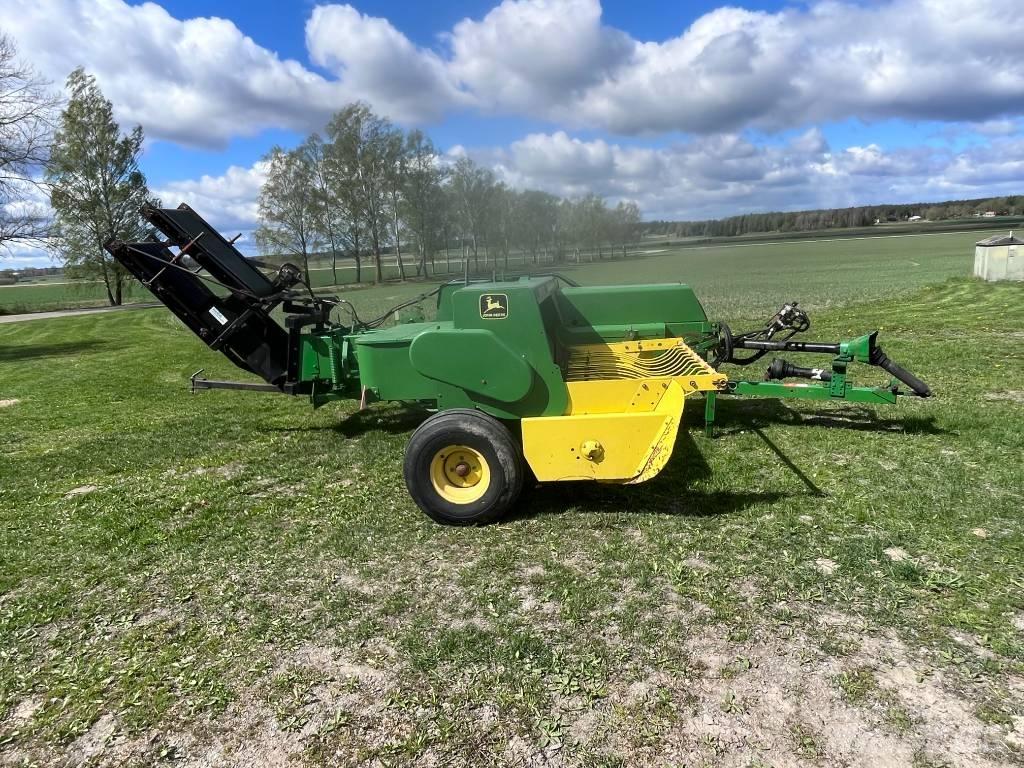 John Deere 359 Presse quadre