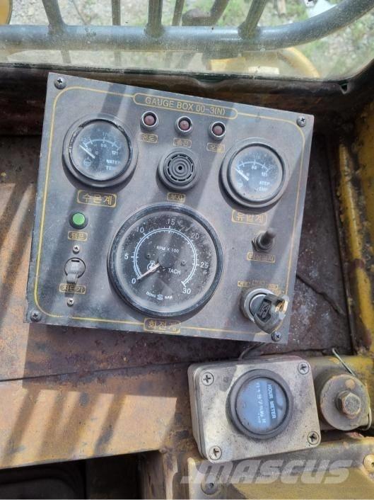 CAT 973 Pale gommate