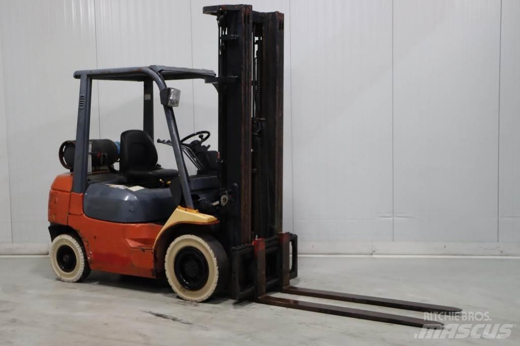 Toyota 42-7FGF25 Carrelli elevatori GPL