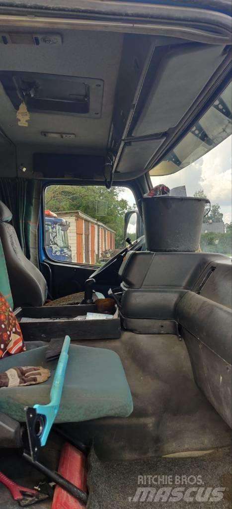 Volvo FM12 Camion con gancio di sollevamento