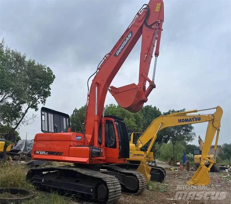 Doosan DX225LC-9C Escavatori cingolati