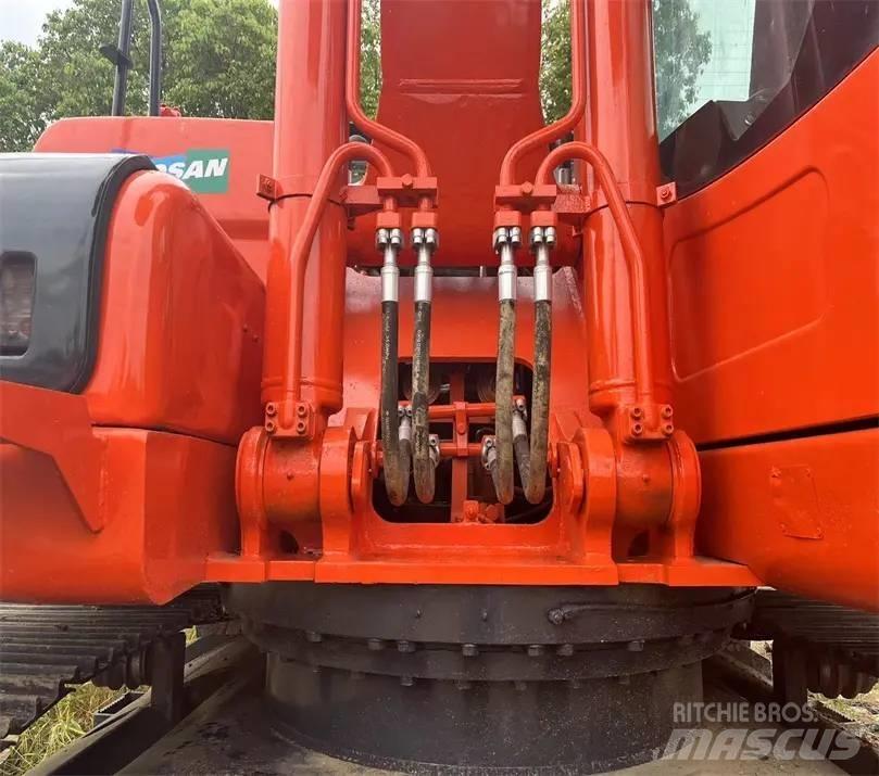 Doosan DX225LC-9C Escavatori cingolati