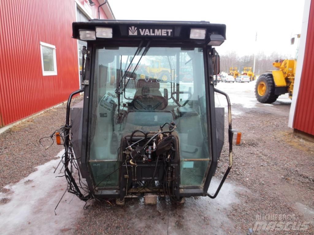 Valmet 8600 Cabine e interni