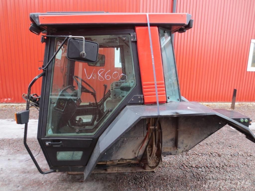 Valmet 8600 Cabine e interni