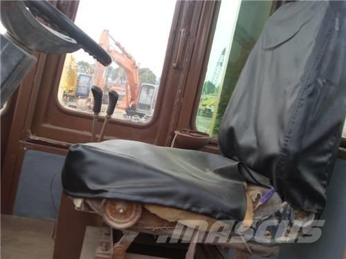 CAT 966E Pale gommate