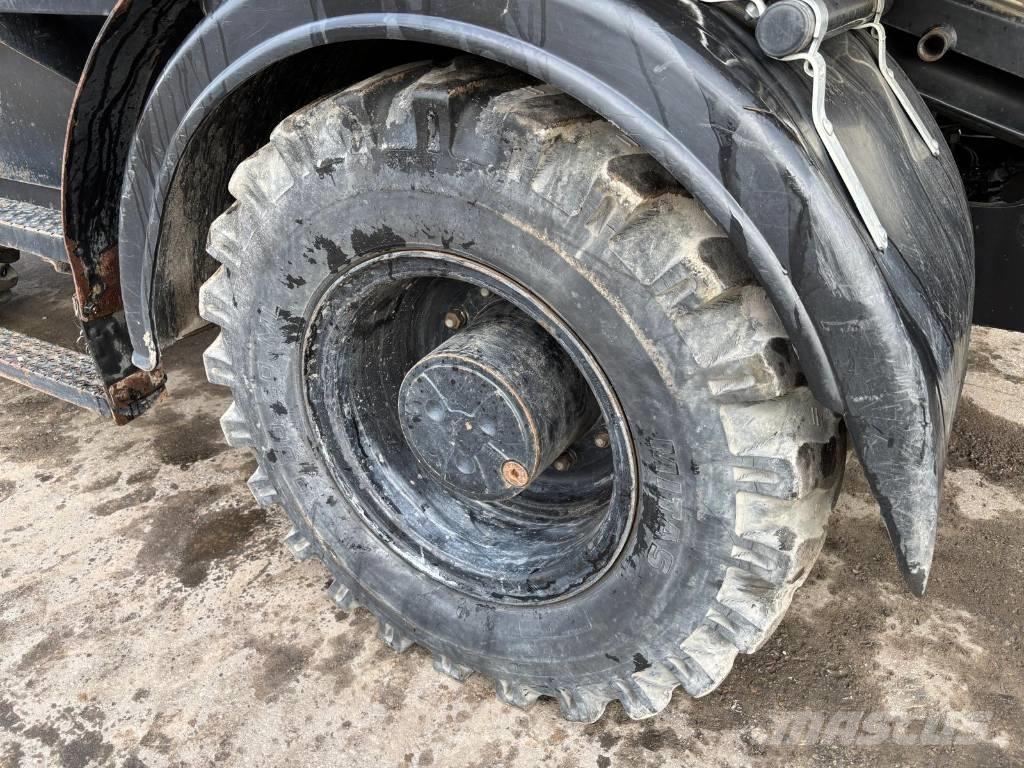 CAT M 313 D Escavatori gommati