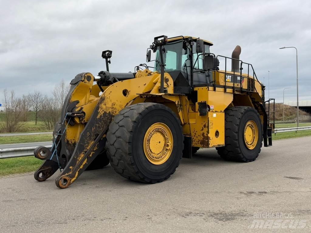 CAT 988K Pale gommate