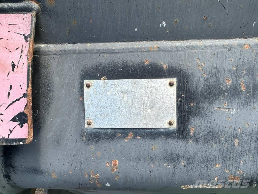 CAT 906 Pale gommate