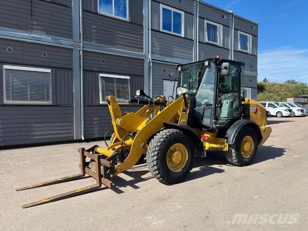 CAT 906 Pale gommate