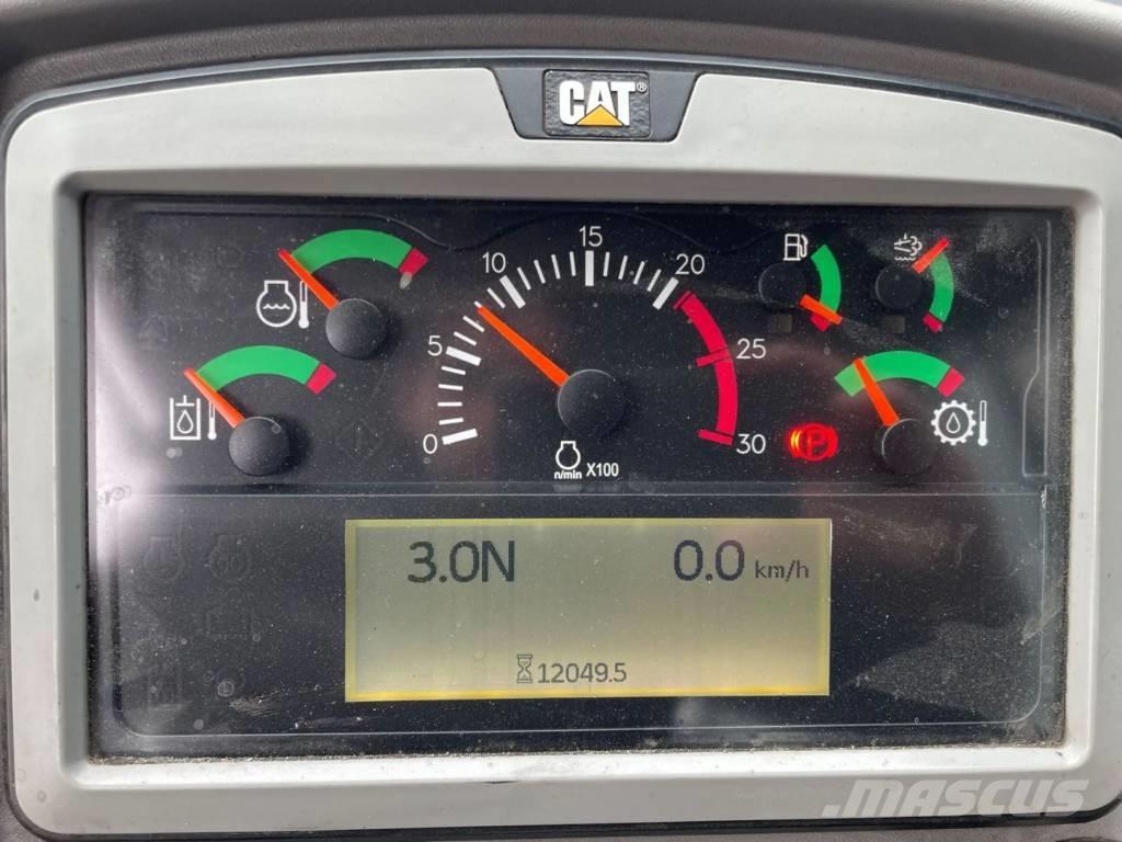 CAT 966M XE Pale gommate