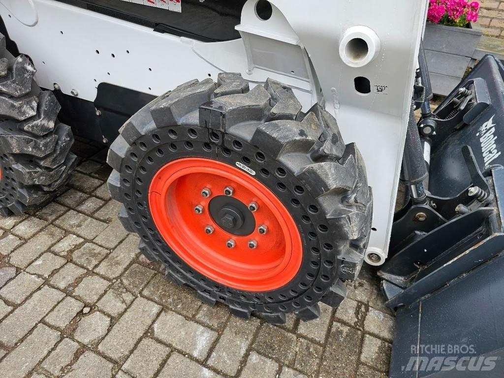 Bobcat S510 Pale gommate