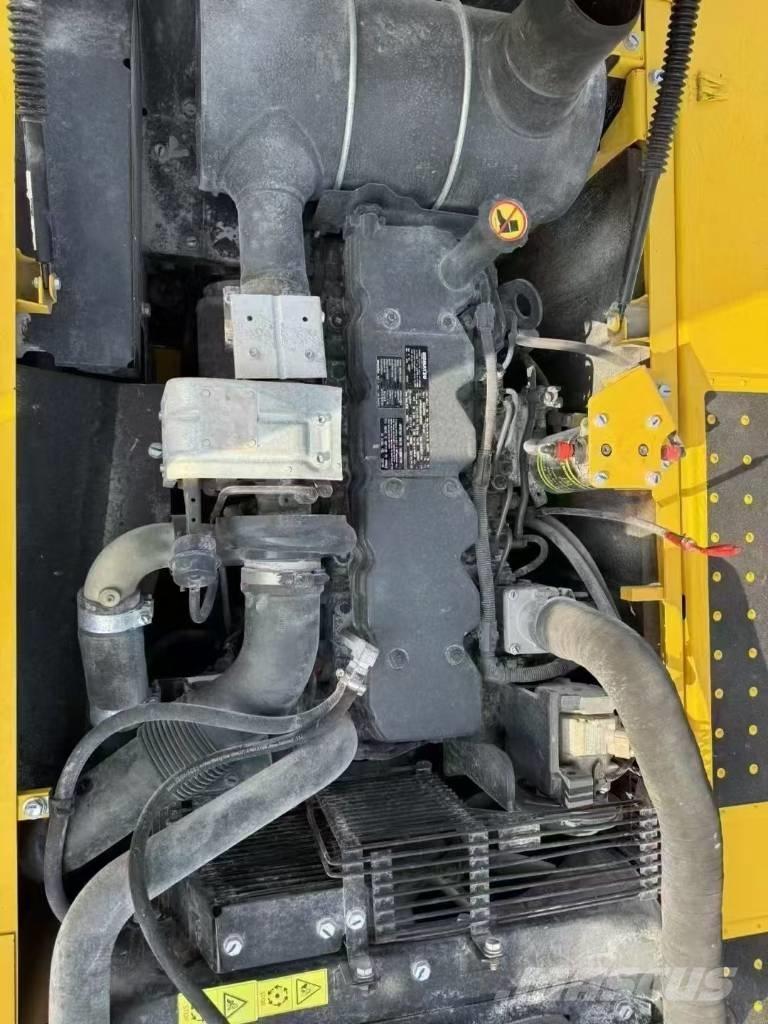 Komatsu PC 220-8 Escavatori cingolati