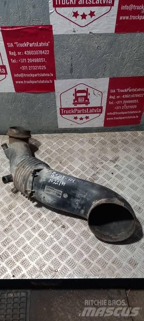 Scania 94 D.    1422877 Cabine e interni