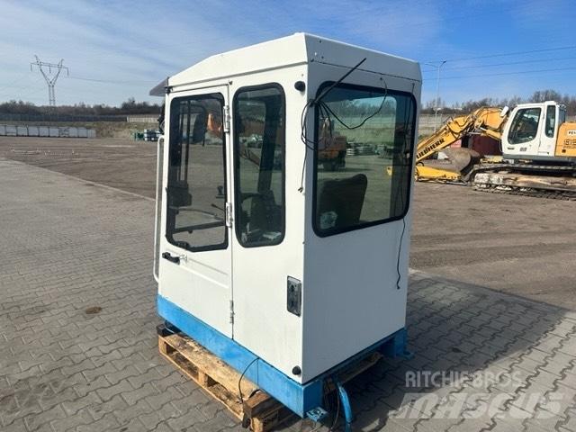Fuchs MHL 330 Cabine e interni