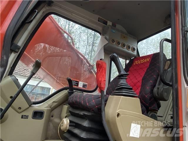 Doosan DH225LC-7 Escavatori cingolati
