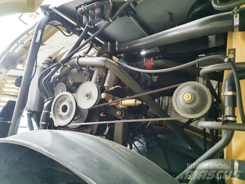 CLAAS Jaguar 940 Trince semoventi