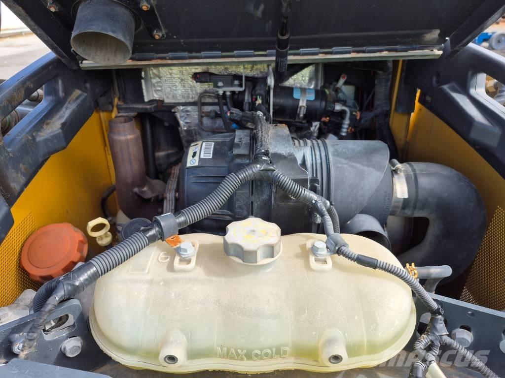 John Deere 320 Mini Pale Gommate