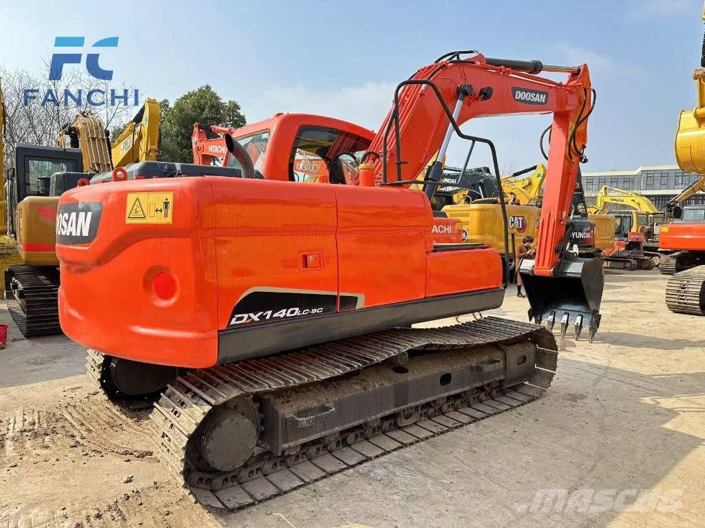 Doosan DX 140 Escavatori cingolati
