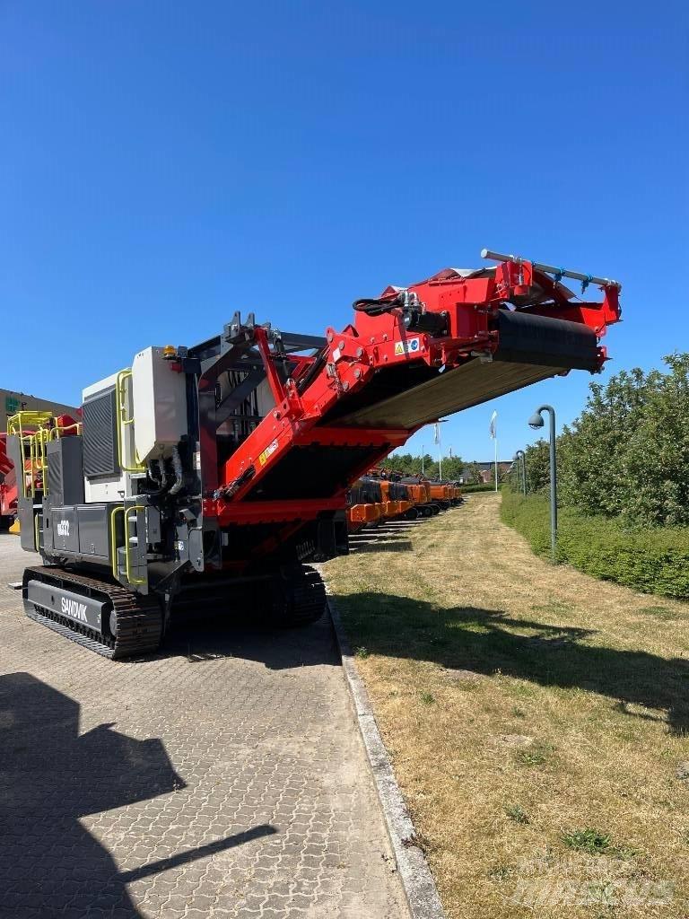 Sandvik QH 332 Frantoi mobili