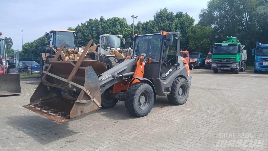 Hitachi ZW 75 Pale gommate