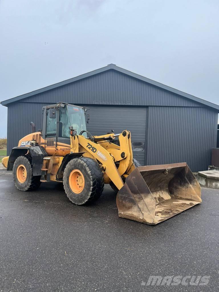 CASE 721 D Pale gommate