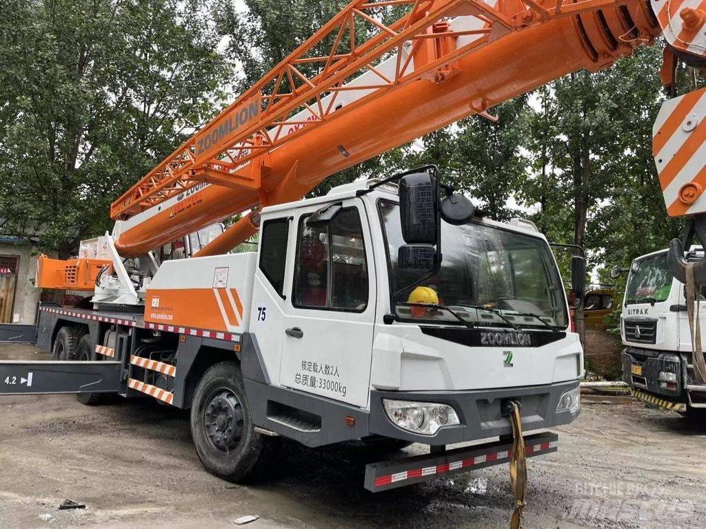 Zoomlion QY30V Gru per tutti i terreni