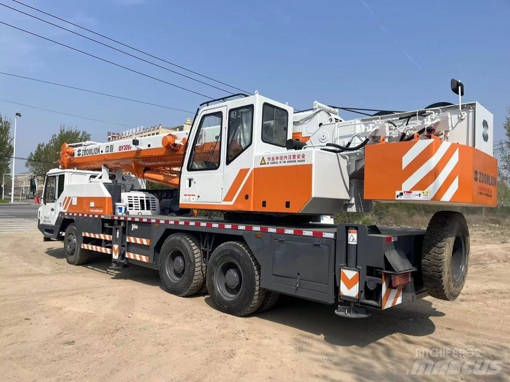 Zoomlion QY30V Gru per tutti i terreni