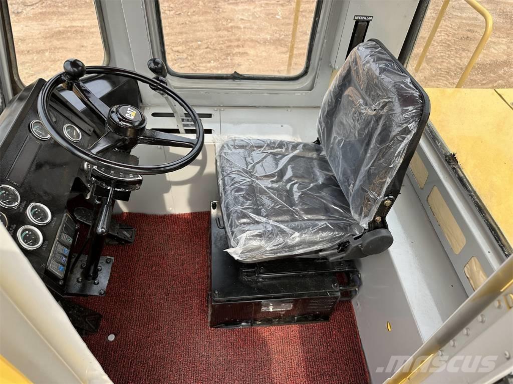 CAT 966 C Pale gommate