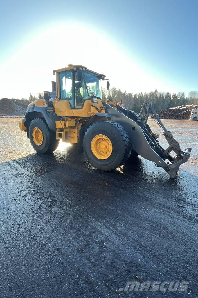 Volvo L 120 H Pale gommate