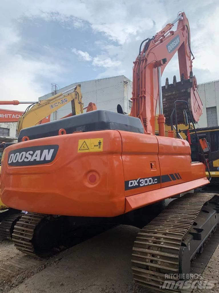 Doosan DX 300 Escavatori cingolati