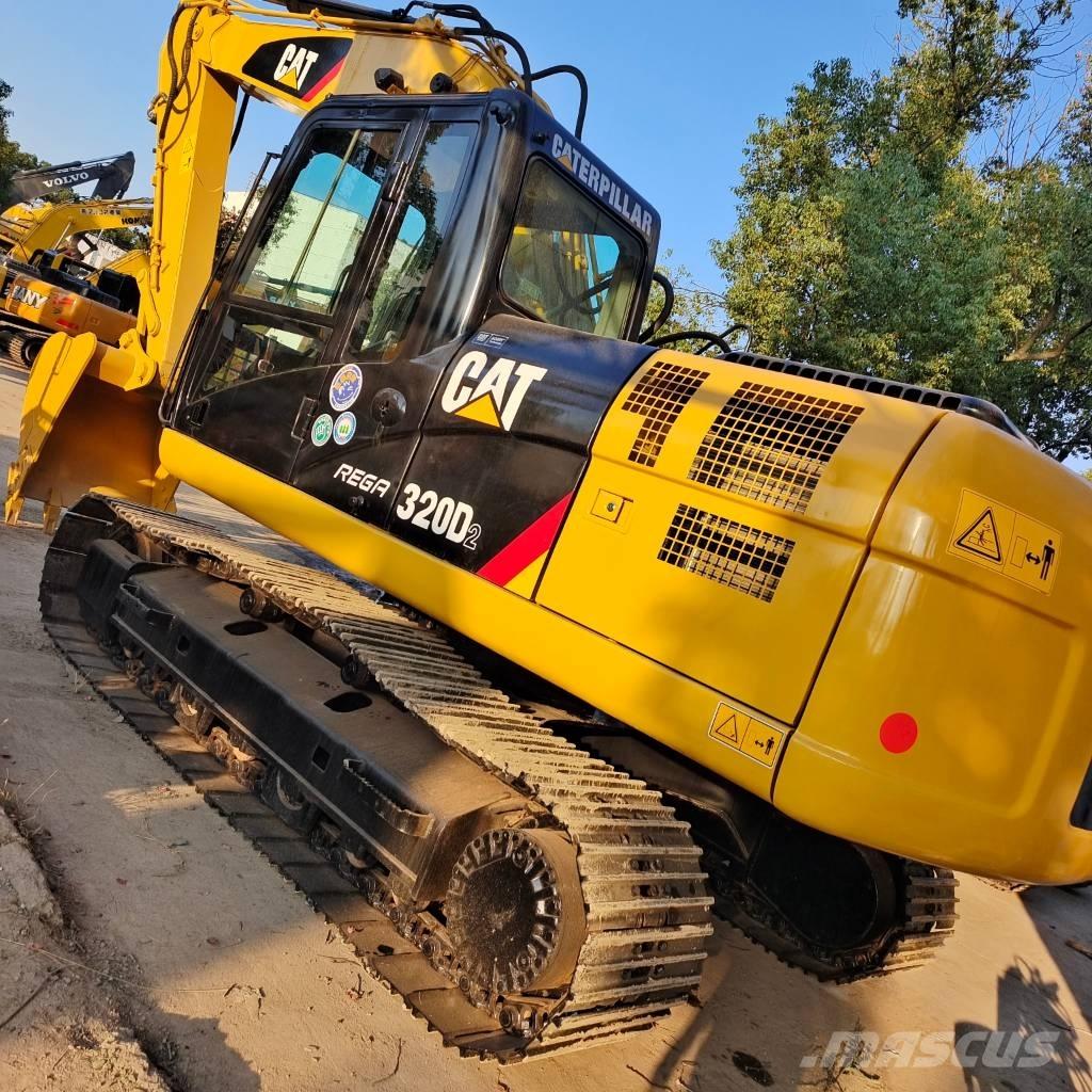 CAT 320 D2 Escavatori cingolati