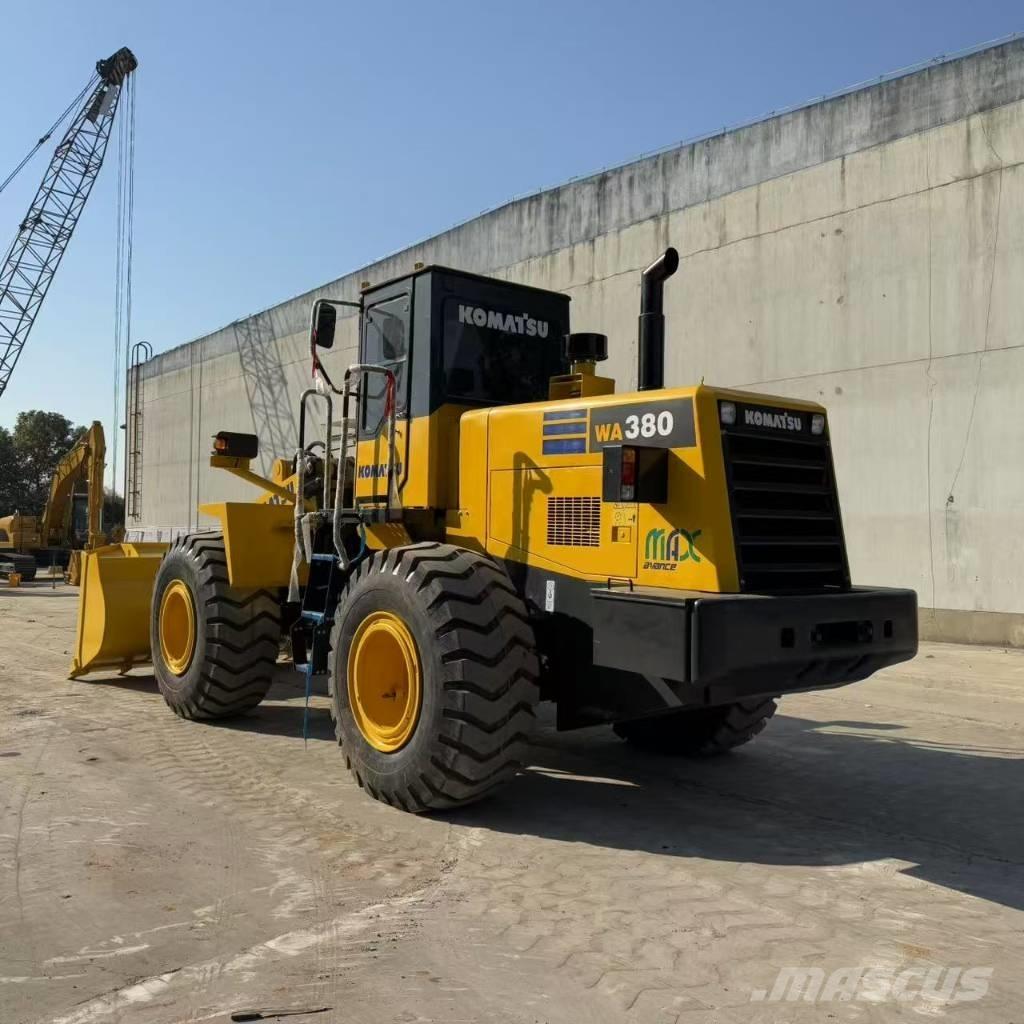 Komatsu WA 380-3 Pale gommate