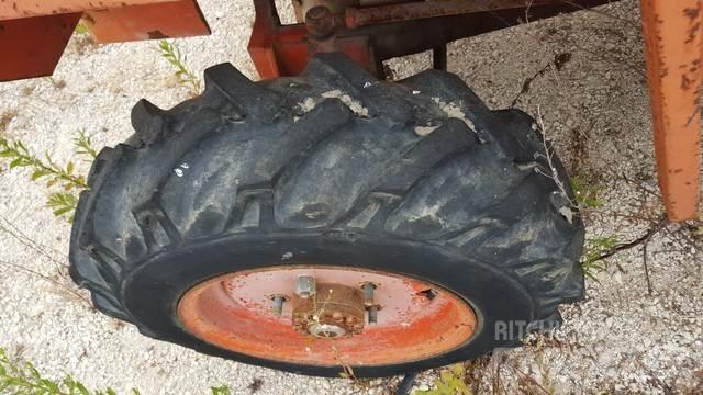  Pneus 7.50-16 Pneumatici, ruote e cerchioni