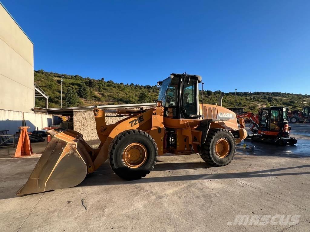CASE 721E Pale gommate