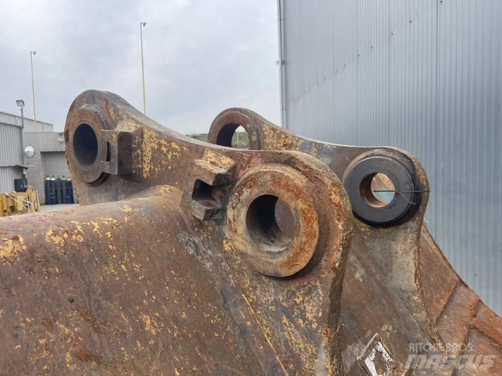 CAT 374D / 374F Benne