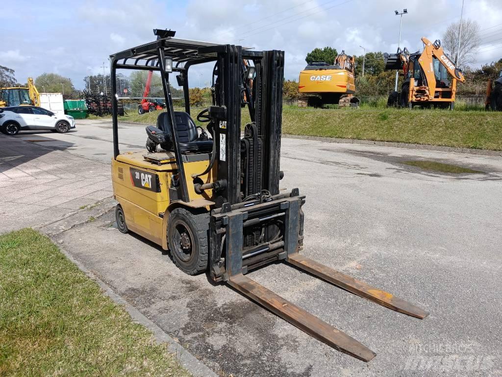 CAT EP 30 K PAC Carrelli elevatori elettrici
