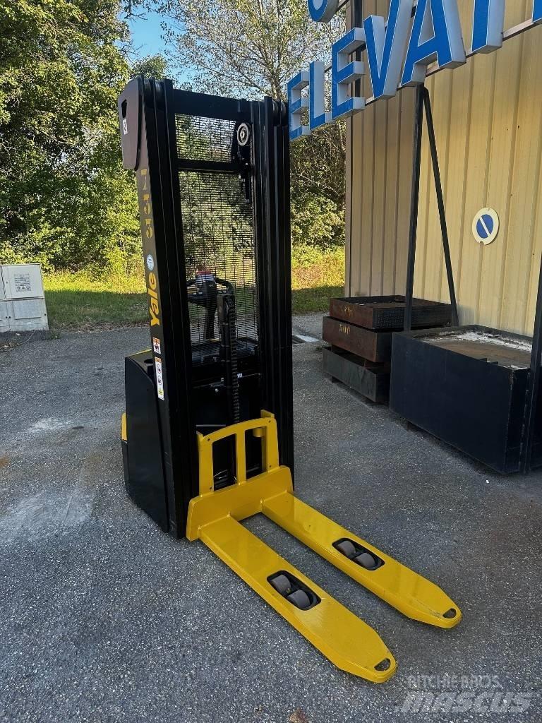 Yale MS 14 AC Transpallet uomo a terra