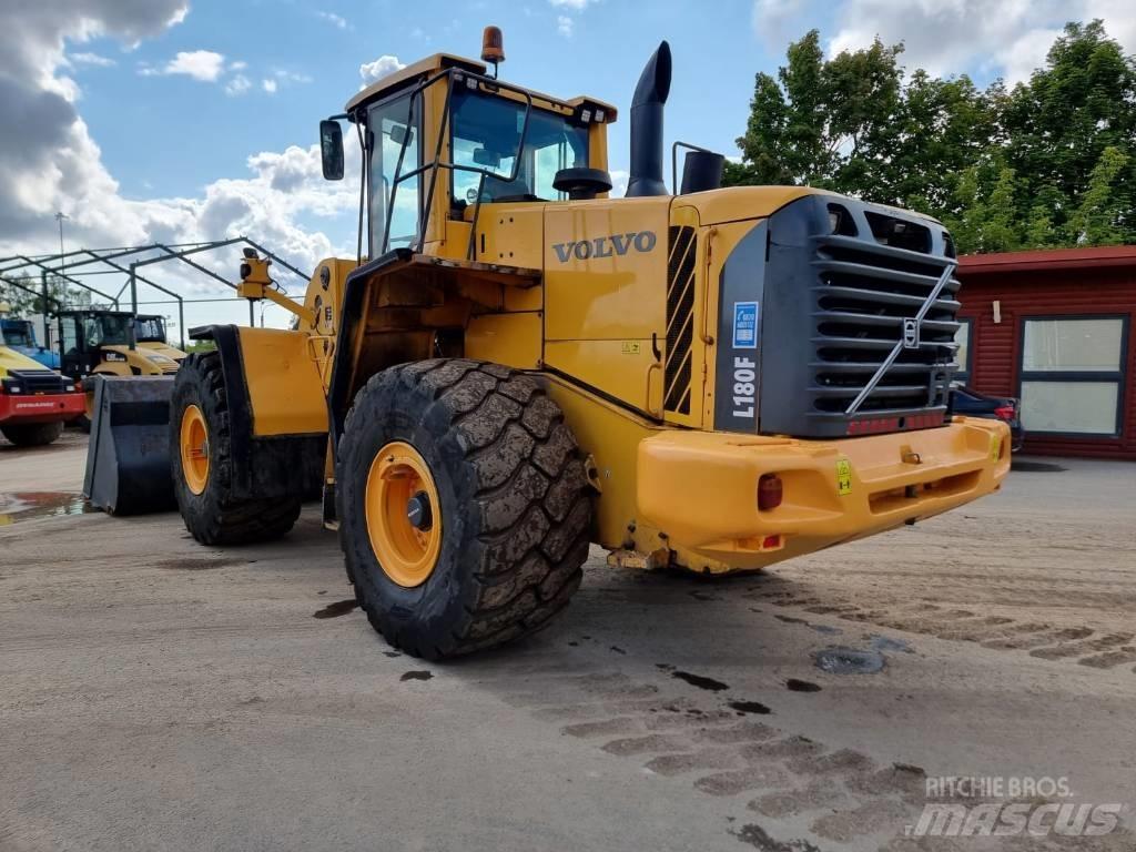 Volvo L 180 F Pale gommate