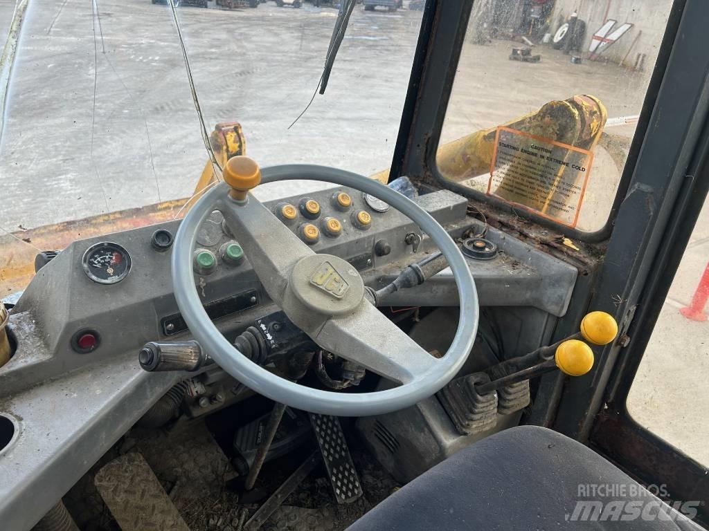 JCB 410 Pale gommate