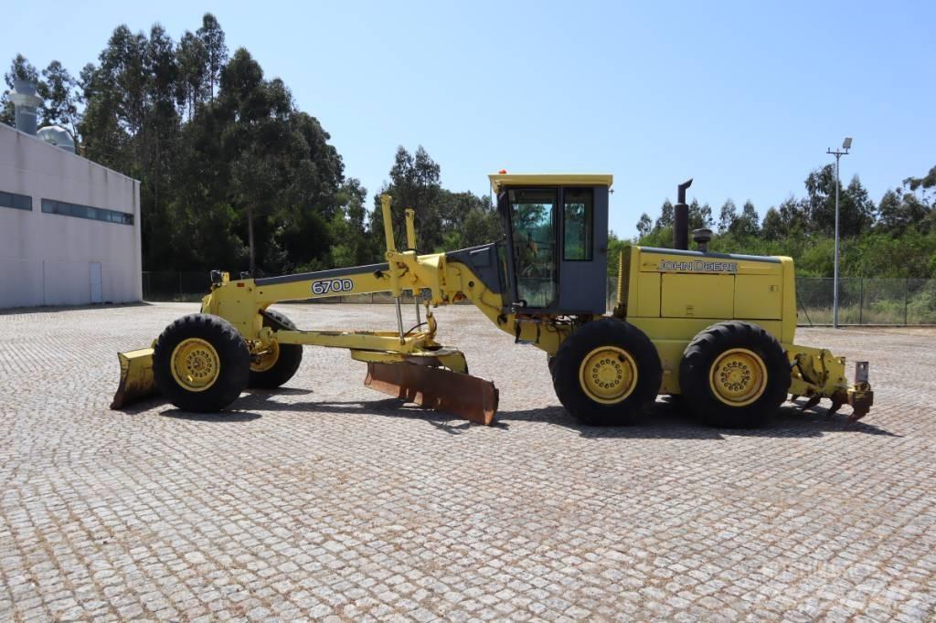 John Deere 670B Motorgraders