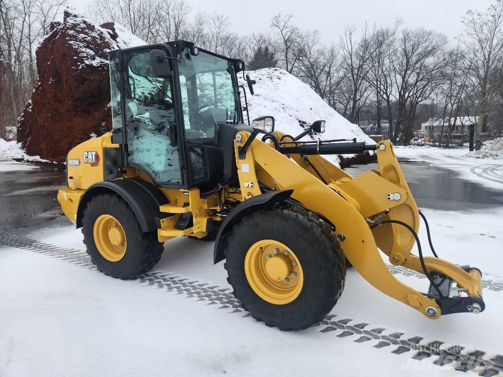 CAT 908m Pale gommate