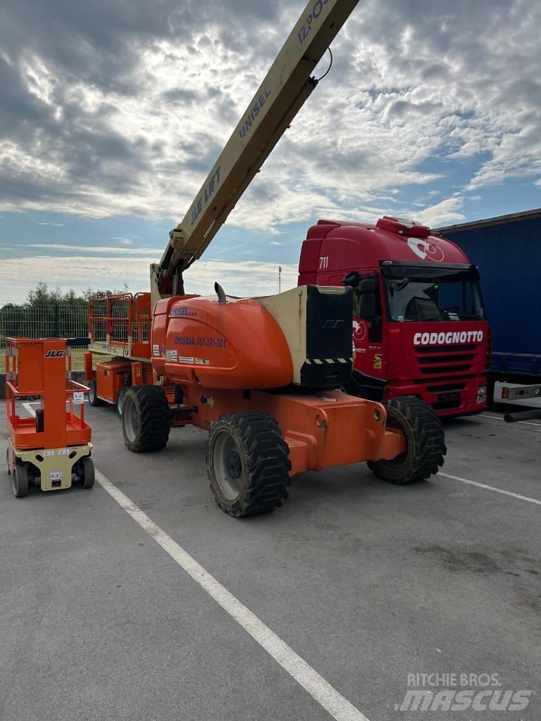 JLG 800 AJ Piattaforme a braccio articolato