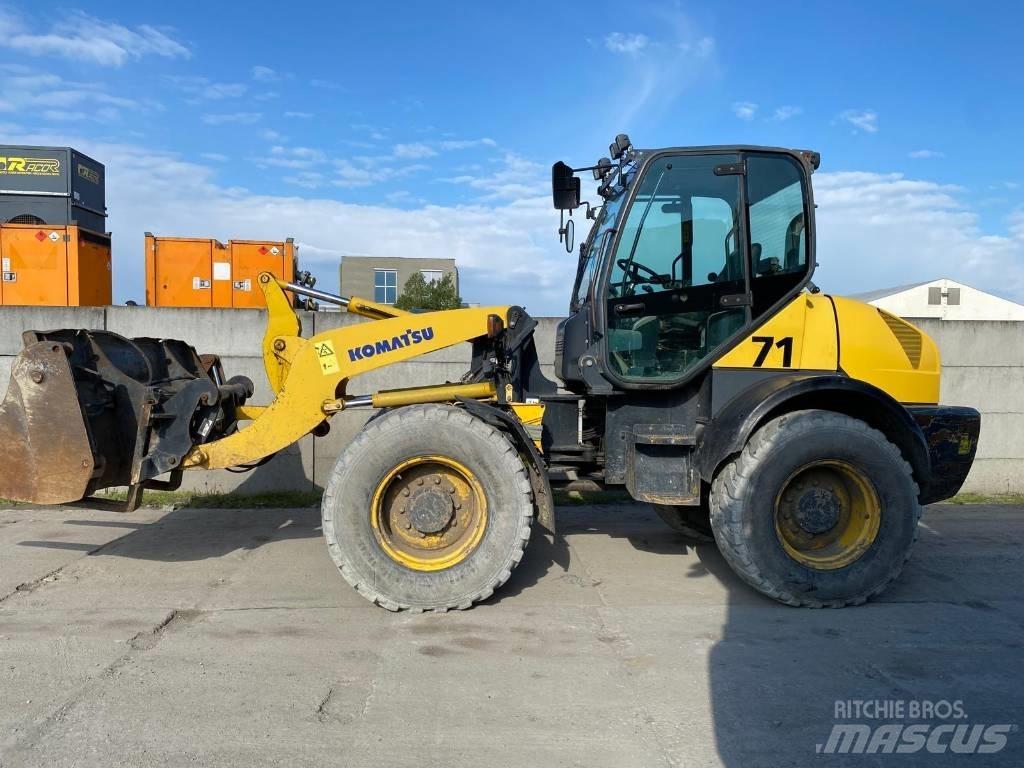 Komatsu WA 100 M-5 Pale gommate