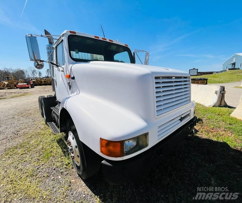 International 8200 Motrici e Trattori Stradali
