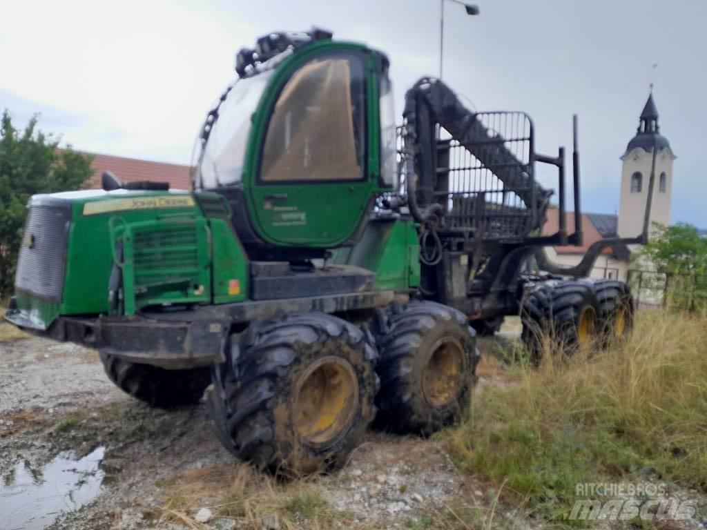 John Deere 1010 E Forwarder