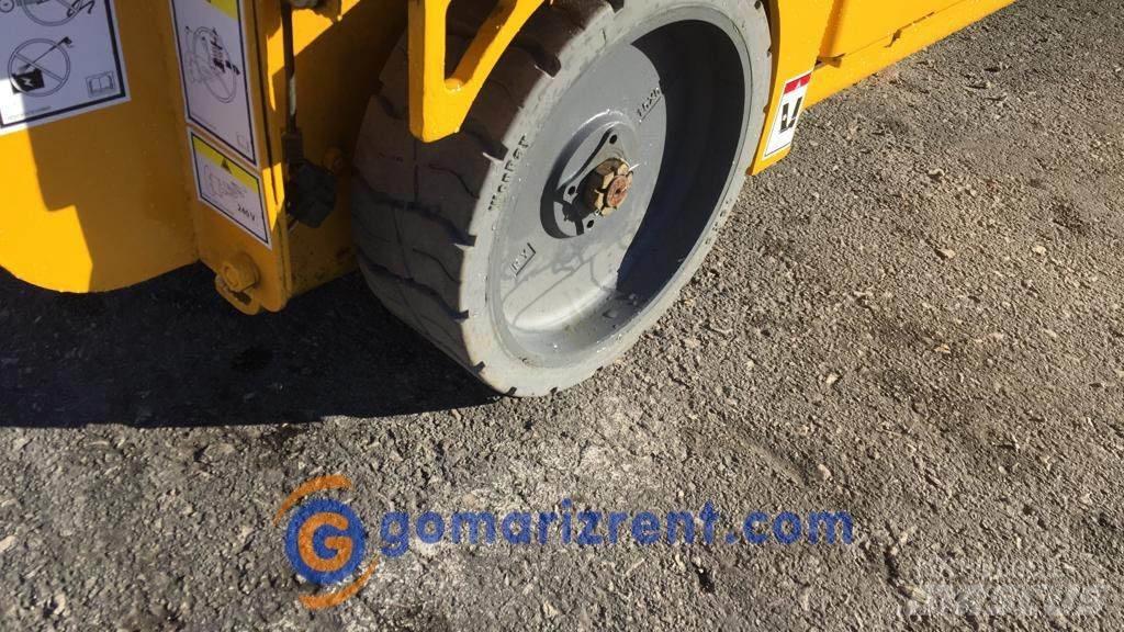 Haulotte Compact 8 Piattaforme a pantografo